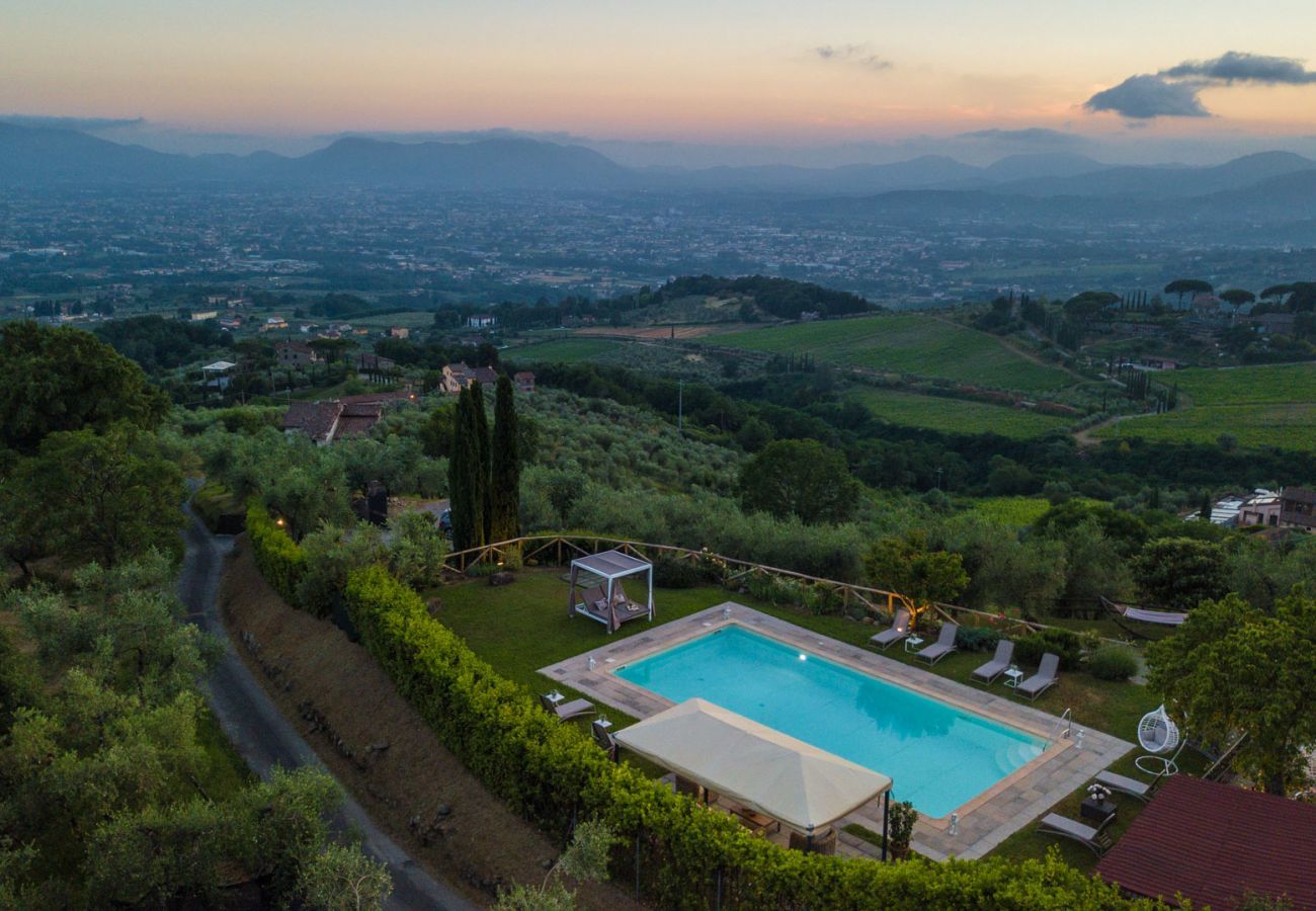 Villa in Lucca - Tuscan Fizz, a traditional Stone Farmhouse with Private Pool and Amazing View among the Vineyards in Lucca