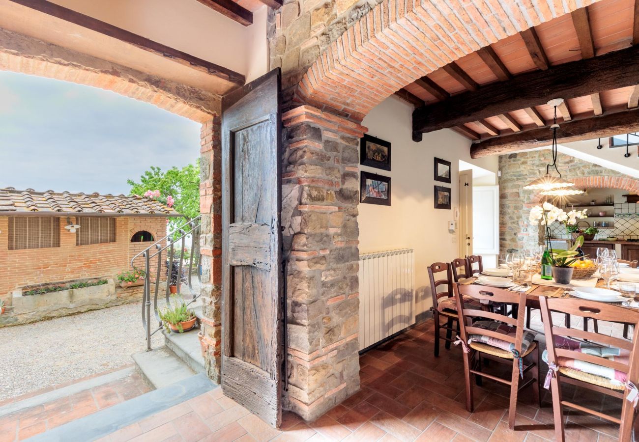 Villa in Lucca - Tuscan Fizz, a traditional Stone Farmhouse with Private Pool and Amazing View among the Vineyards in Lucca