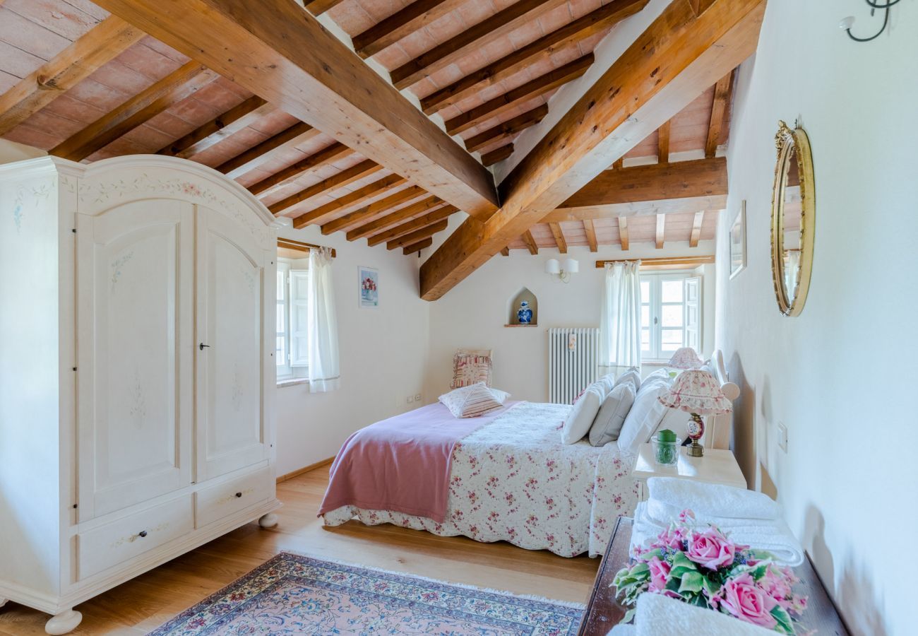Villa in Pieve di Compito - Dimora delle Camelie
