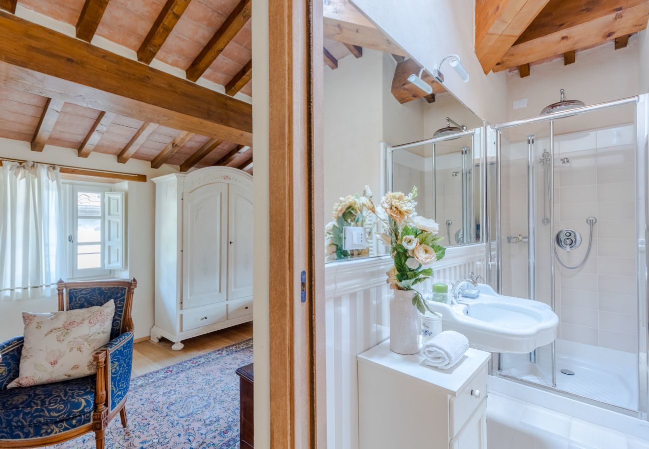 Villa in Pieve di Compito - Dimora delle Camelie