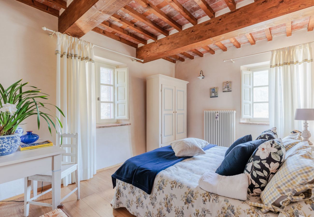 Villa in Pieve di Compito - Dimora delle Camelie