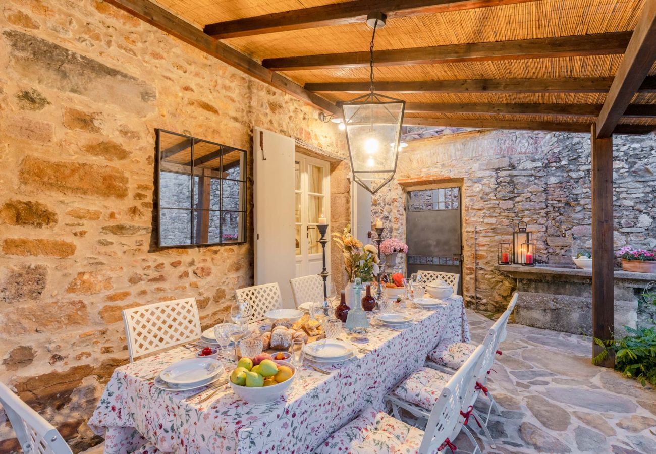 Villa in Pieve di Compito - Dimora delle Camelie