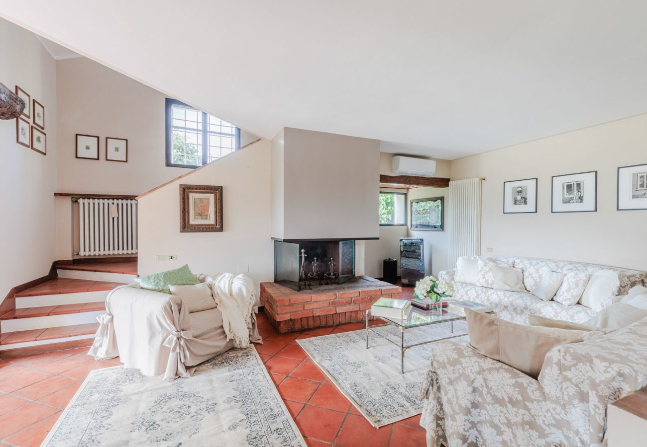 Villa in Bientina - Cà Uvenere, Modern Farmhouse with Pool