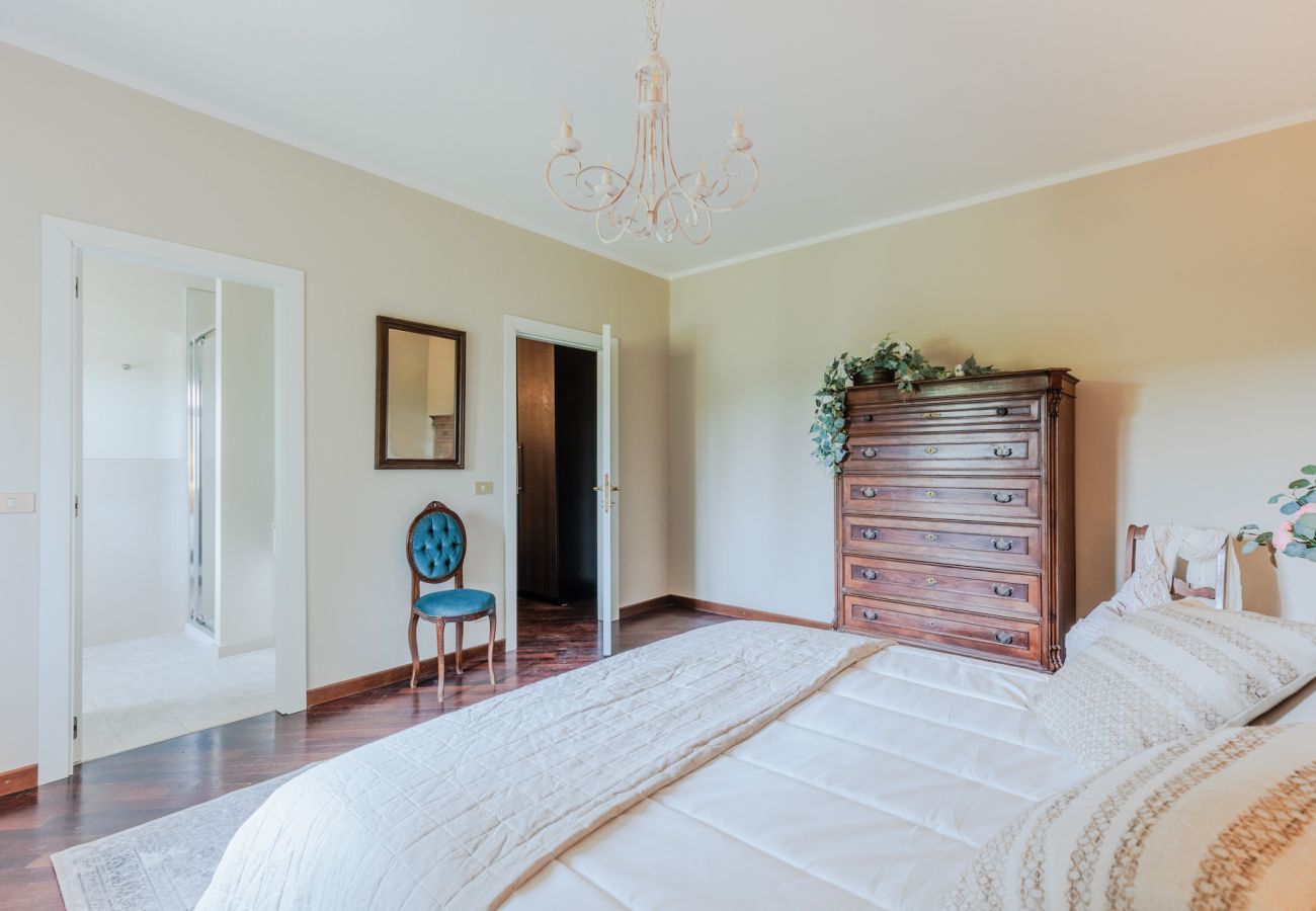 Villa in Bientina - Cà Uvenere, Modern Farmhouse with Pool
