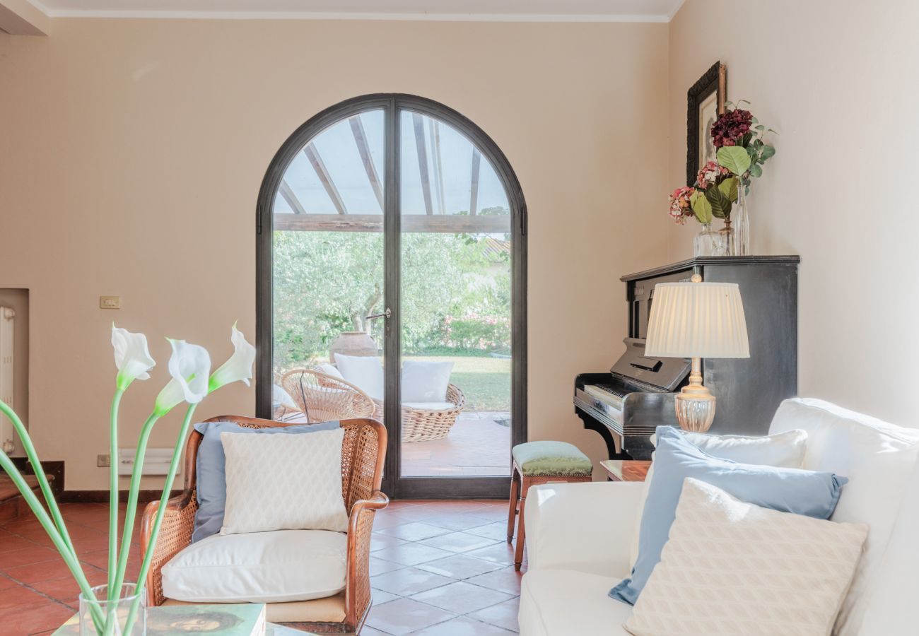 Villa in Bientina - Cà Uvenere, Modern Farmhouse with Pool
