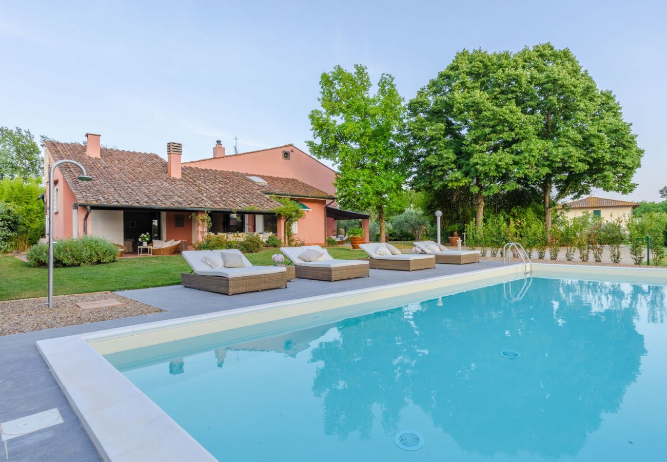 Villa in Bientina - Cà Uvenere, a spacious 6 bedrooms Villa with Private Pool on the Tuscan Hills of Santa Colomba by Pontedera and Bientina