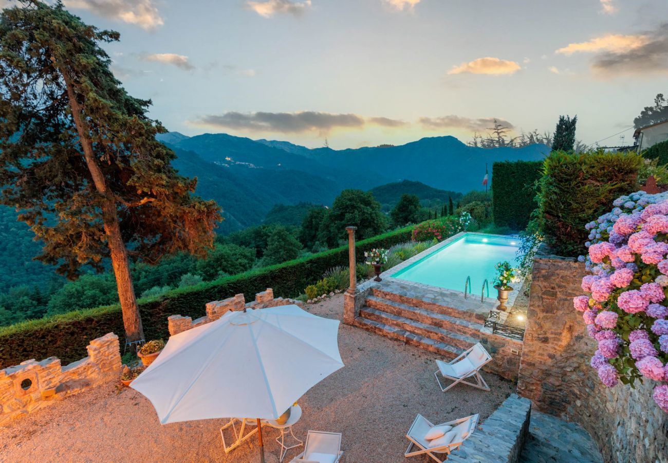 Villa in Borgo a Mozzano - Gran Burrone Castle, a Luxury Castle with Pool in Borgo a Mozzano close to Lucca and Garfagnana