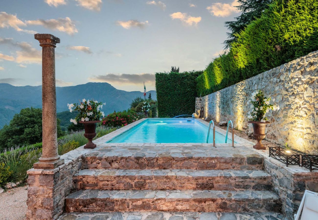 Villa in Borgo a Mozzano - Gran Burrone Castle, a Luxury Castle with Pool in Borgo a Mozzano close to Lucca and Garfagnana