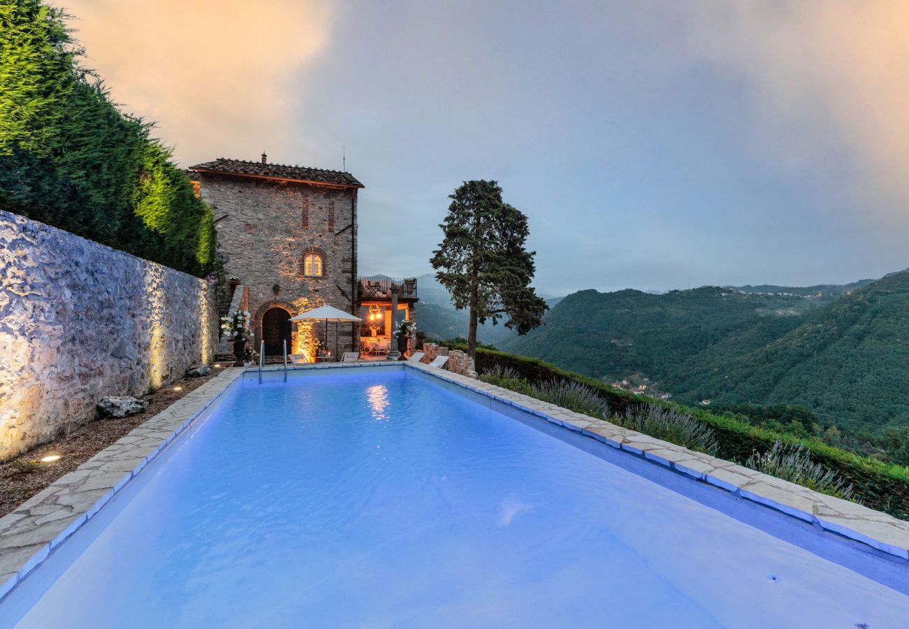 Villa in Borgo a Mozzano - Gran Burrone Castle, a Luxury Castle with Pool in Borgo a Mozzano close to Lucca and Garfagnana