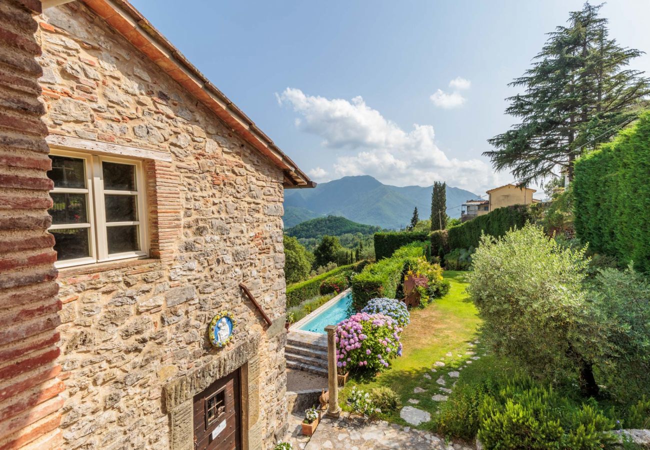 Villa in Borgo a Mozzano - Gran Burrone Castle, a Luxury Castle with Pool in Borgo a Mozzano close to Lucca and Garfagnana