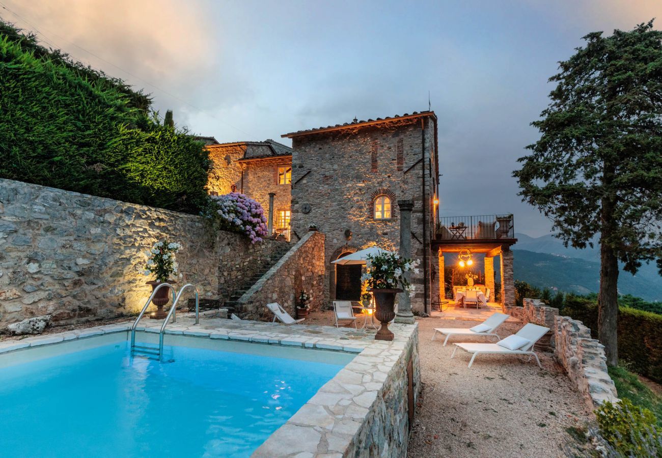 Villa in Borgo a Mozzano - Gran Burrone Castle, a Luxury Castle with Pool in Borgo a Mozzano close to Lucca and Garfagnana