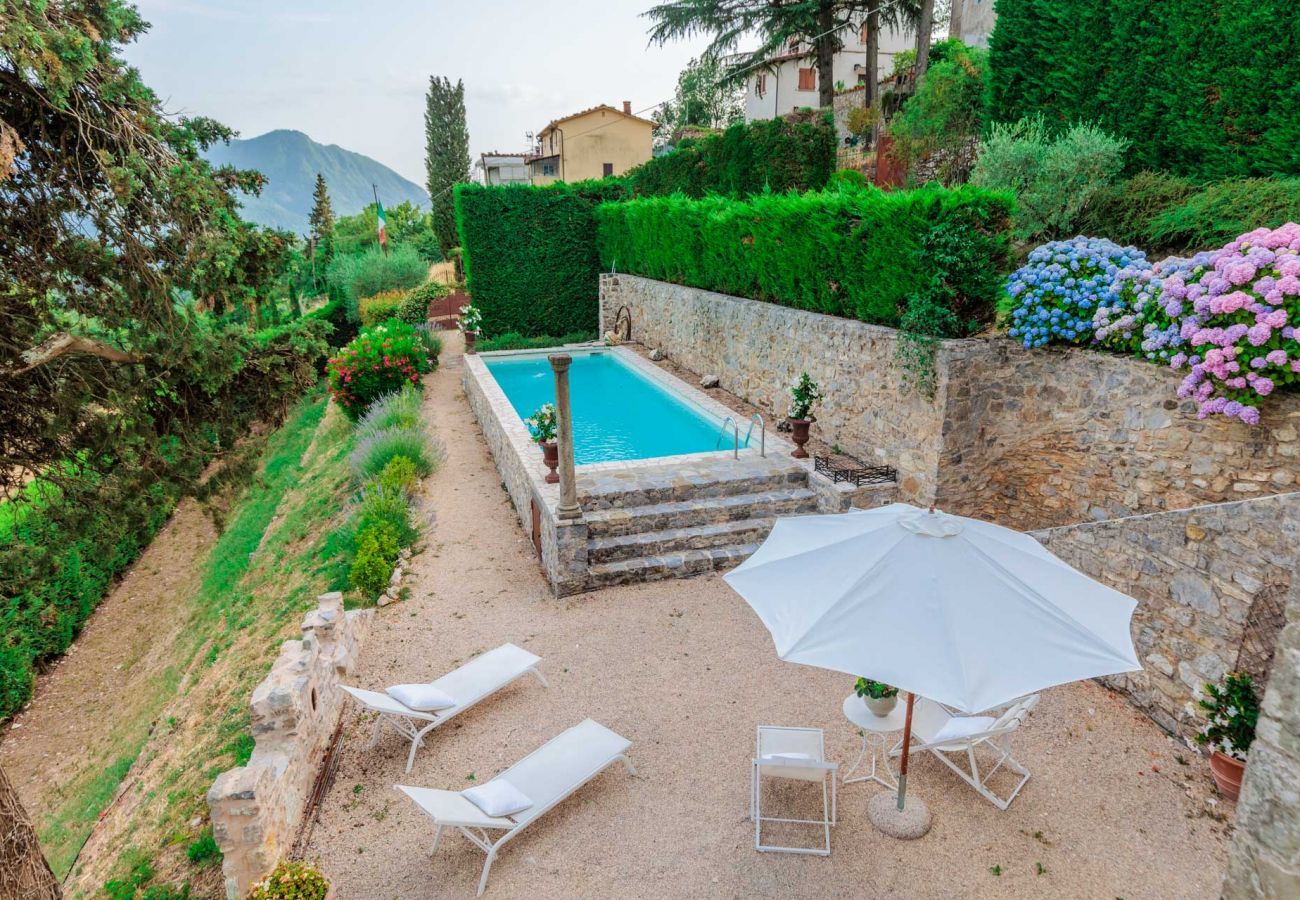 Villa in Borgo a Mozzano - Gran Burrone Castle, a Luxury Castle with Pool in Borgo a Mozzano close to Lucca and Garfagnana