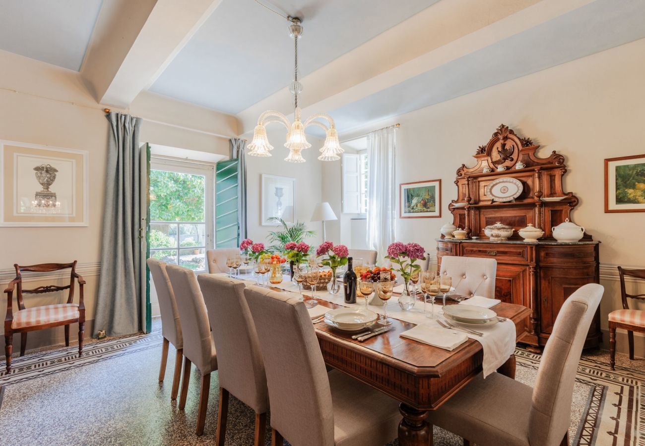 Villa in Vorno - Villa Magnolie, Stylish Family Villa