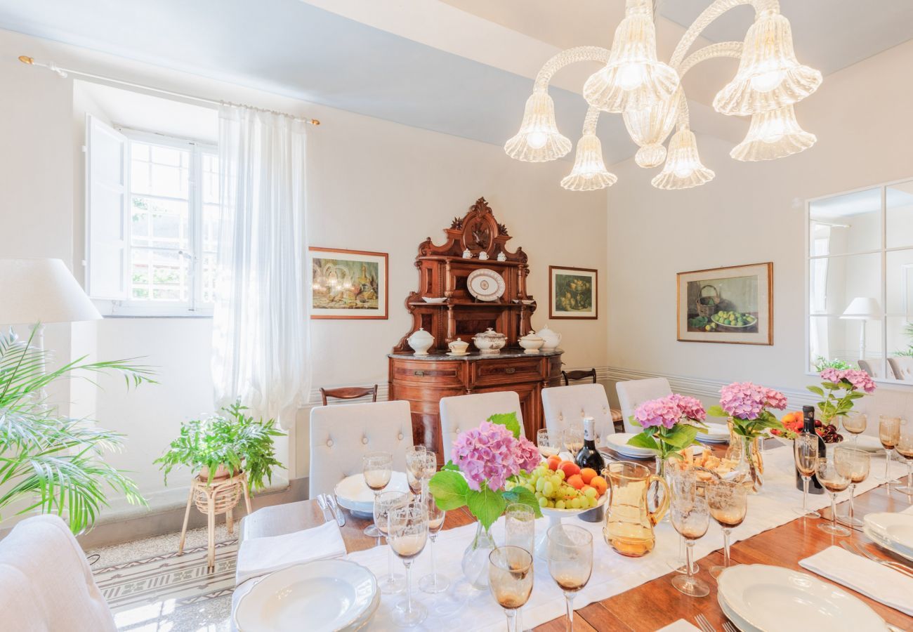Villa in Vorno - Villa Magnolie, Stylish Family Villa