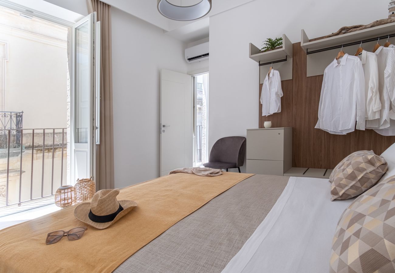 Apartment in Syracuse - Palazzo Amalfitania apt 4, by Dimore in Sicily