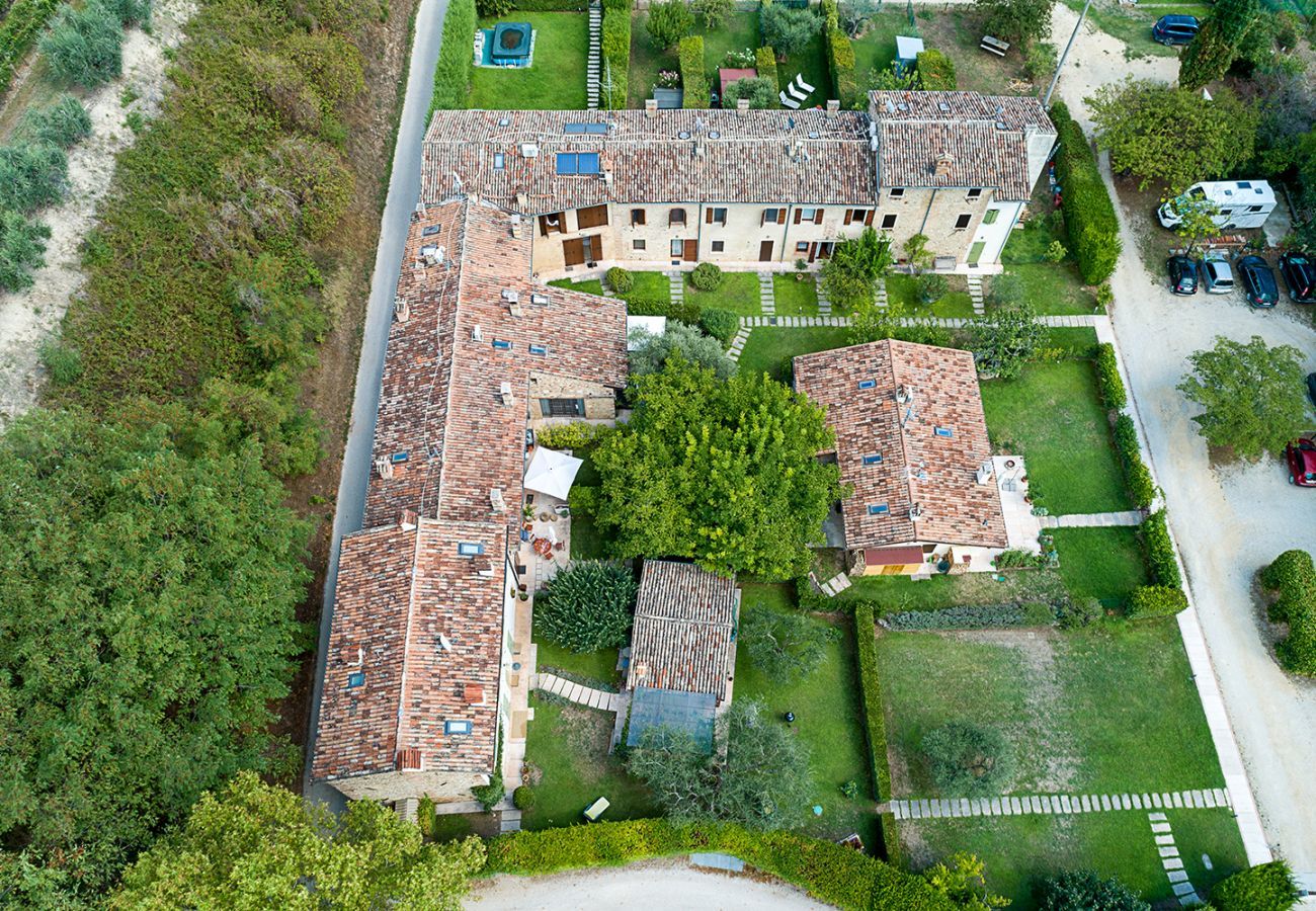 Townhouse in Lazise - Regarda - Countryhouse Il Nocino 2 in the middle of Lake Garda vineyards