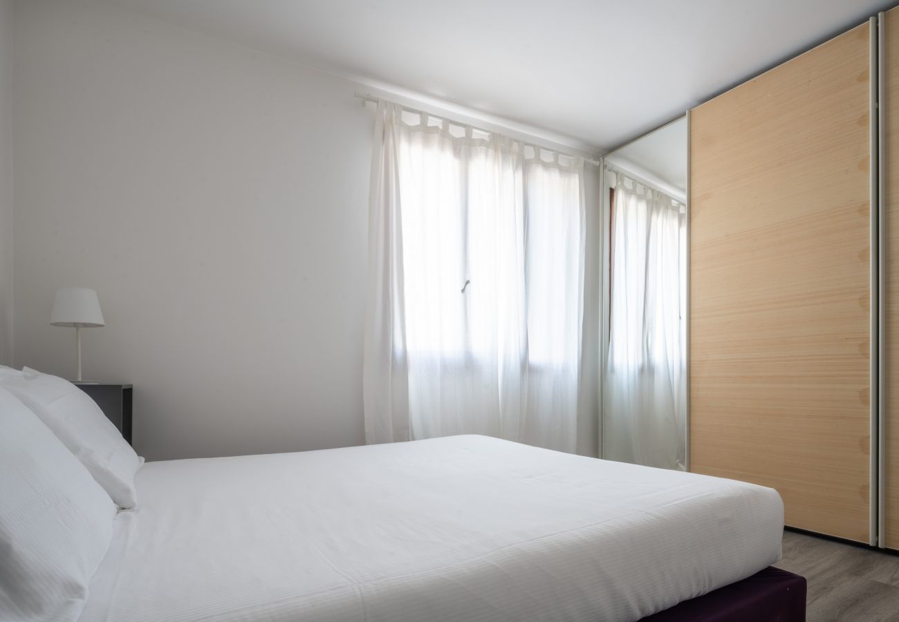 Apartment in Santa Croce - Bright Apartment On Venetian Roofs R&R