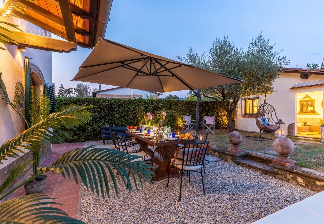 Villa in Monte San quirico - Villa Cesare, Convenient and Smart