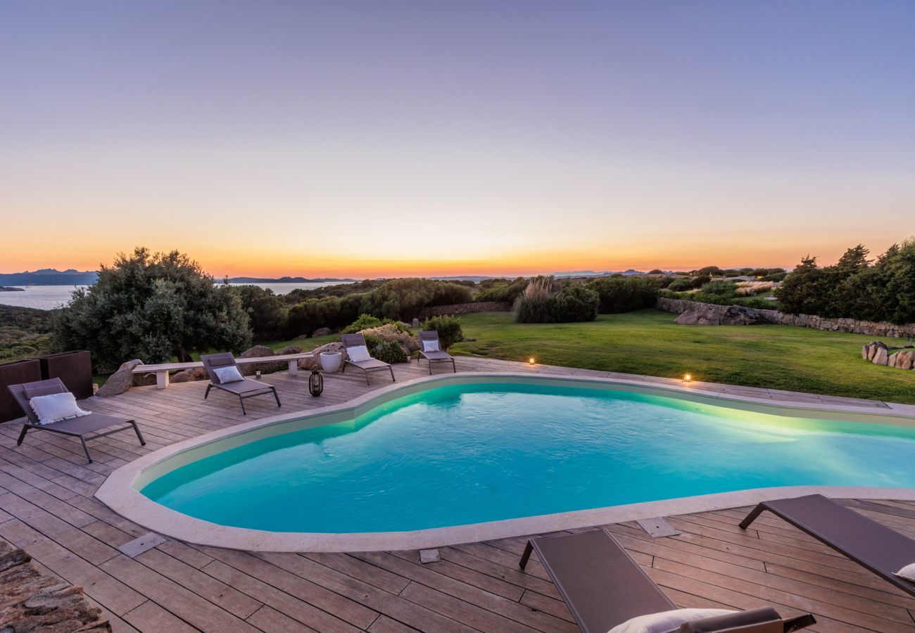 Villa in Capo Ferro - Villa Smeralda,  Porto Cervo, Sardinia