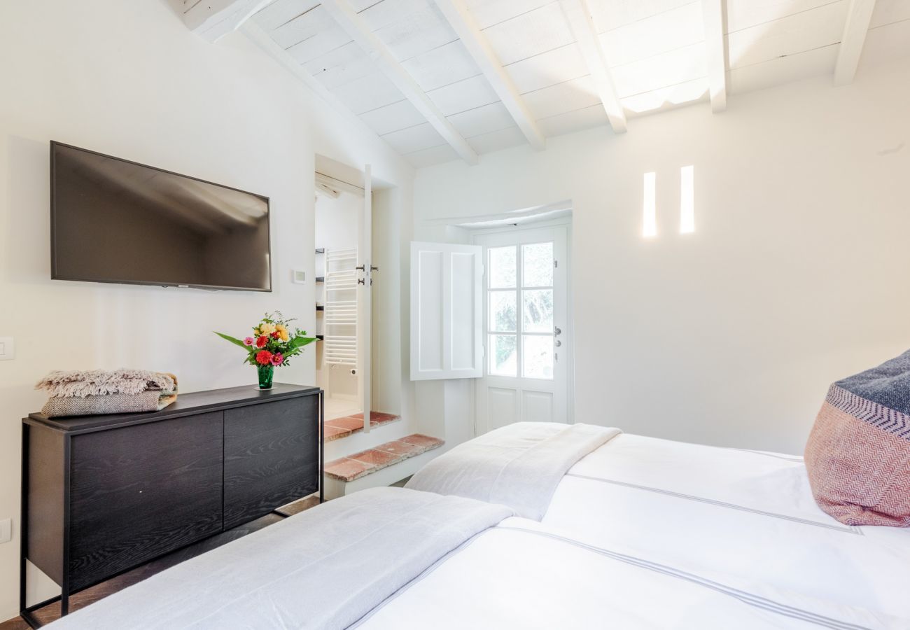 Villa in Lucca - Tramonto Farmhouse, Contemporary Tradition