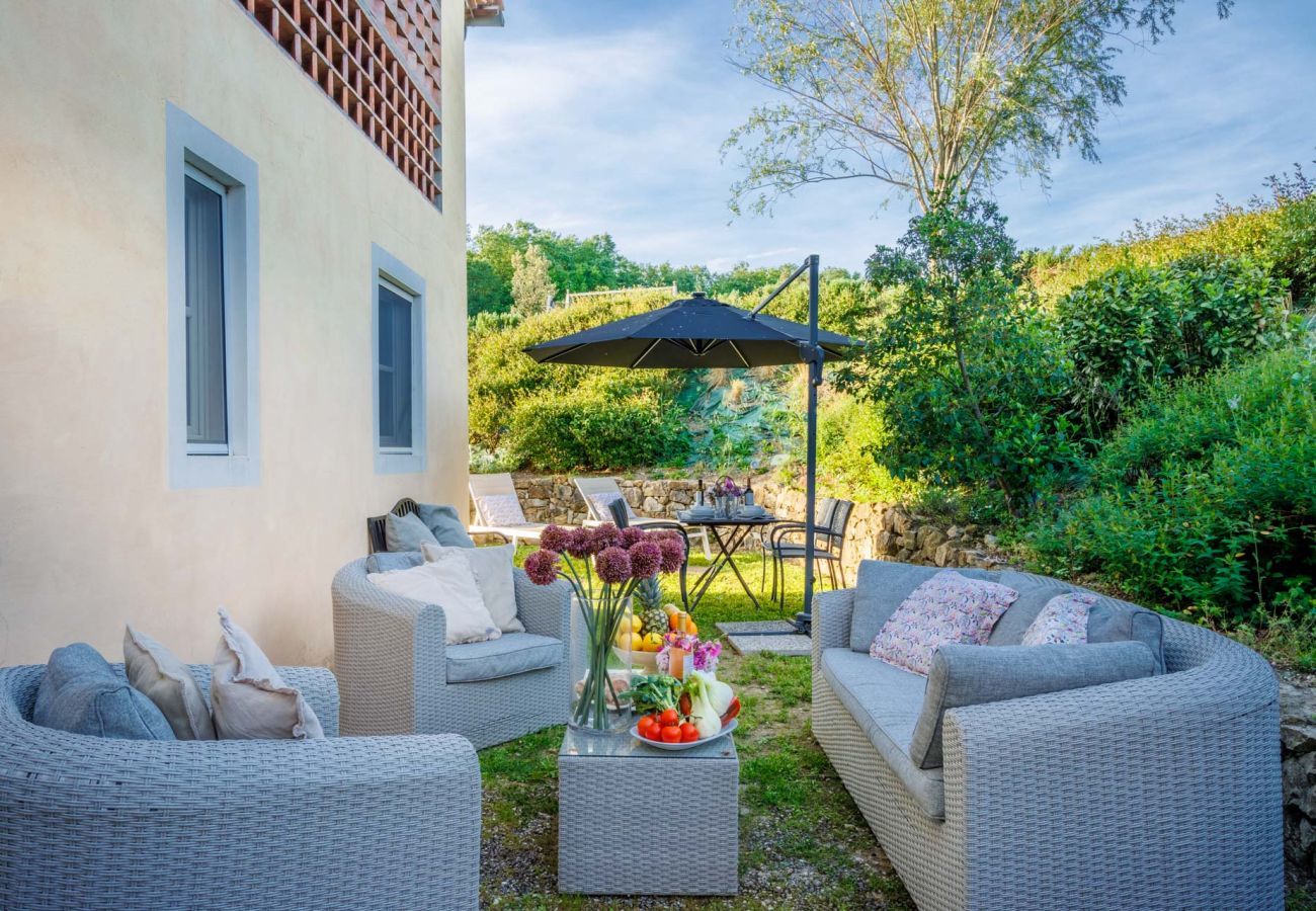Apartment in Monte San quirico - Maria Farmhouse Apartment in Wine Resort in Lucca