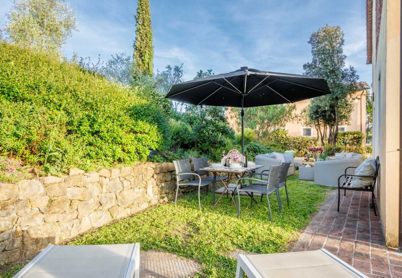 Apartment in Monte San quirico - Maria Farmhouse Apartment in Wine Resort in Lucca