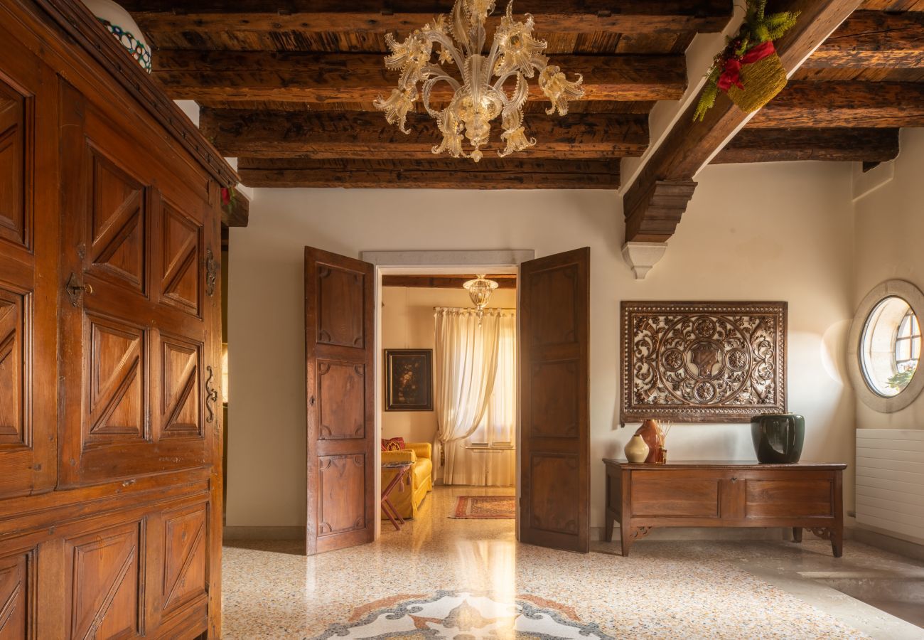 Apartment in Venice - Garden Mansion with Private Mooring R&R