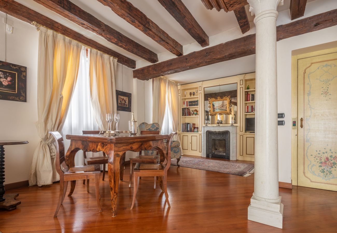 Apartment in Venice - Garden Mansion with Private Mooring R&R