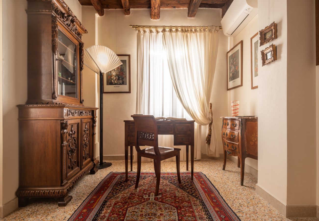 Apartment in Venice - Garden Mansion with Private Mooring R&R