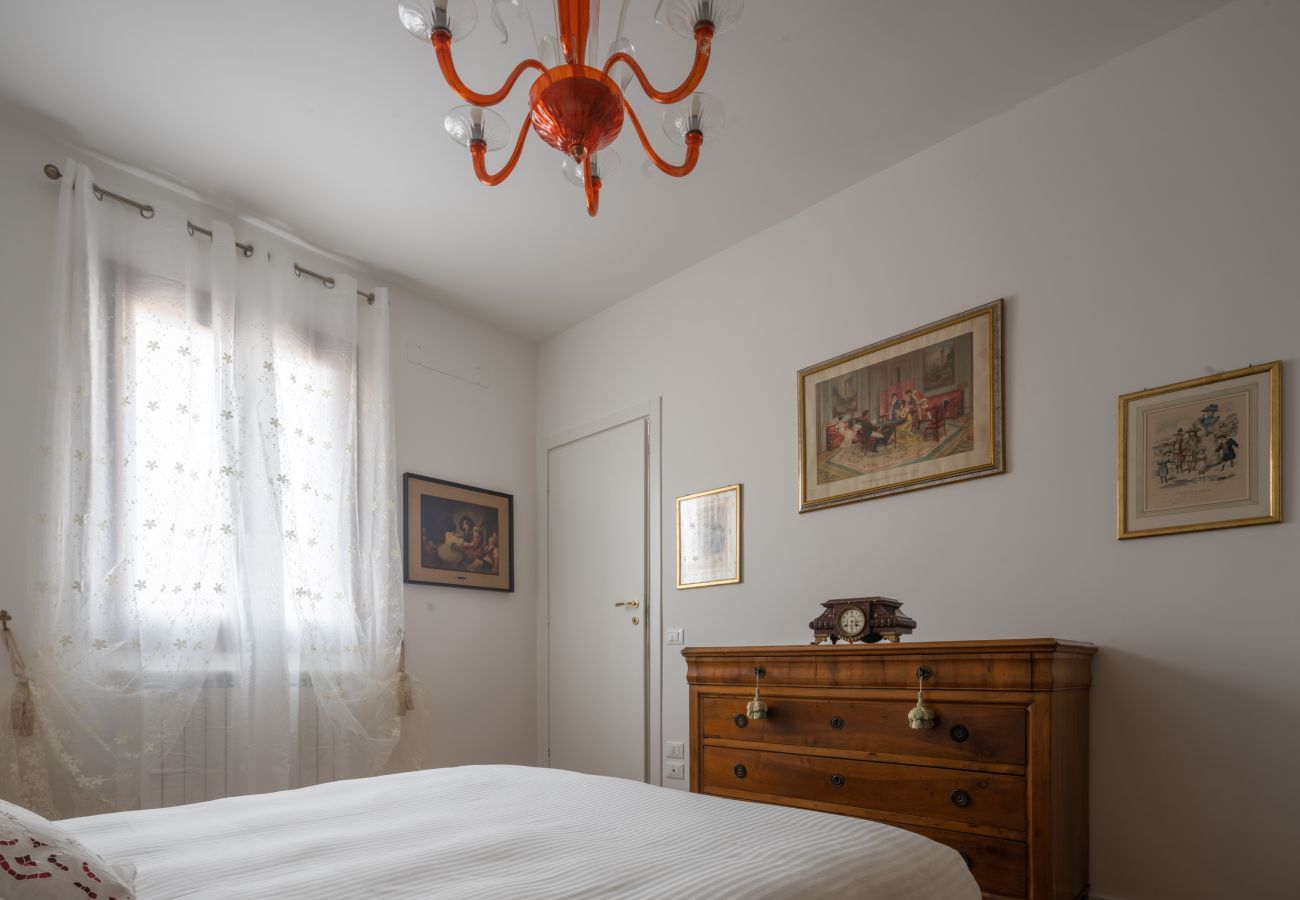 Apartment in Venice - Tiepolo Apartment in the Biennale District R&R