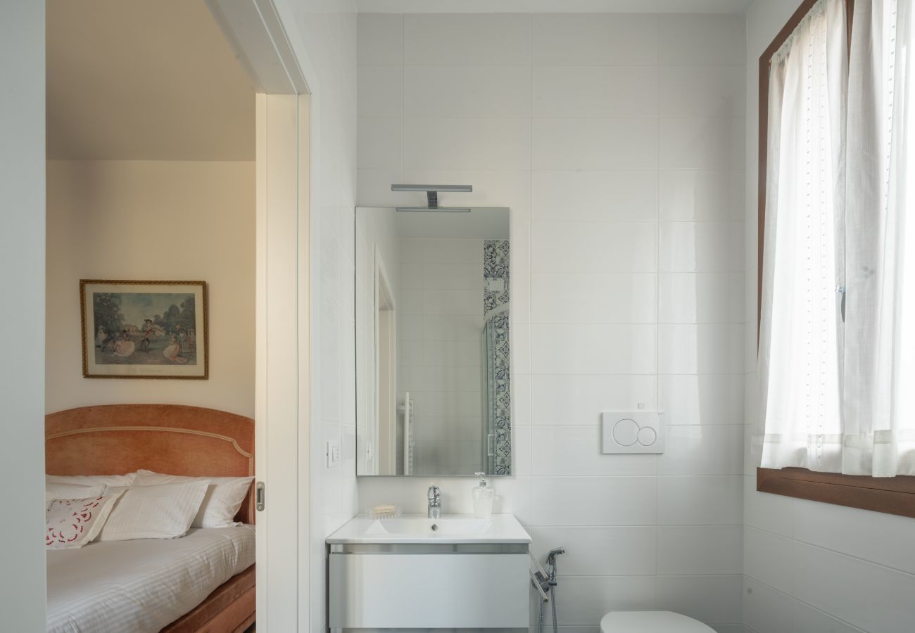 Apartment in Venice - Tiepolo Apartment in the Biennale District R&R