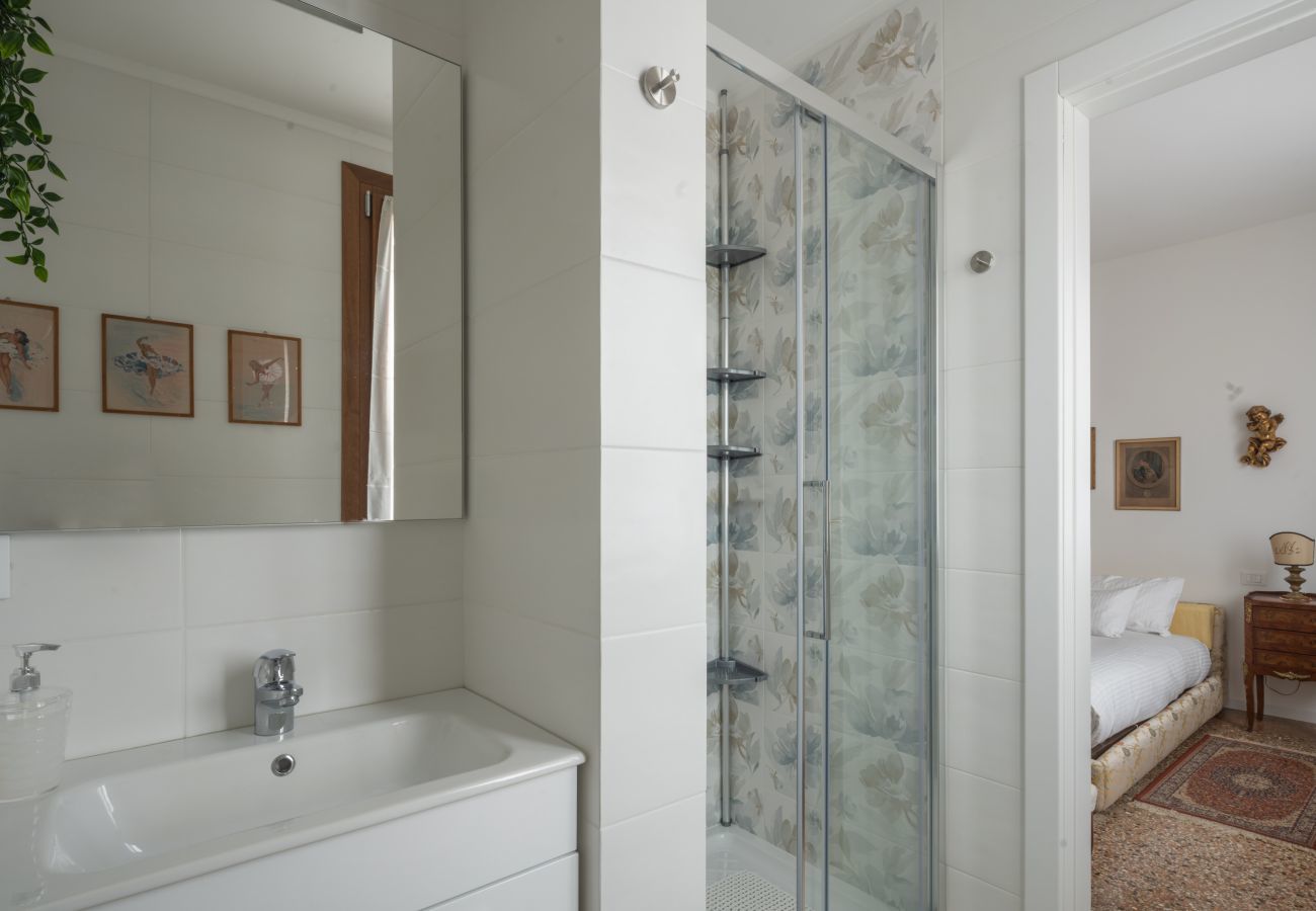 Apartment in Venice - Tiepolo Apartment in the Biennale District R&R