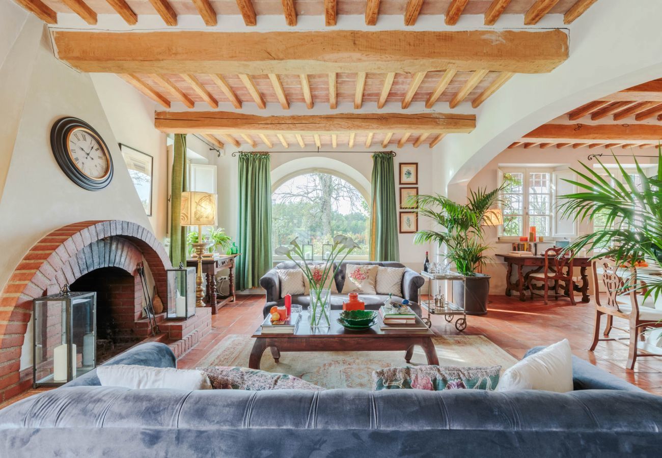 Villa in Orentano - Villa Drago, an authentic Farmhouse with Private Pool in Orentano