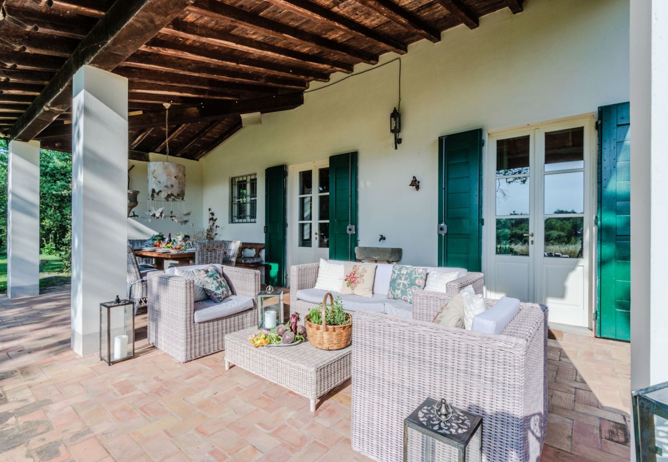 Villa in Orentano - Villa Drago, an authentic Farmhouse with Private Pool in Orentano