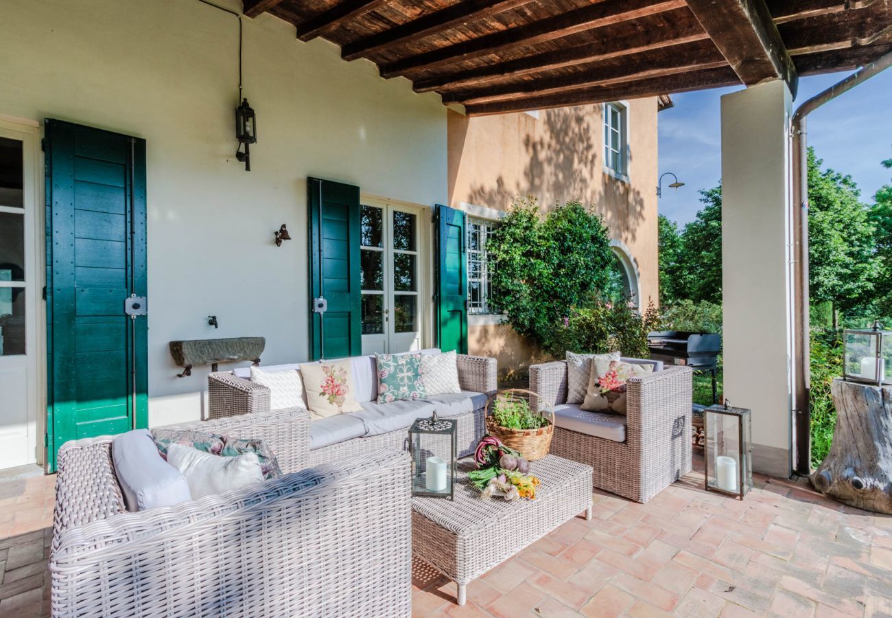 Villa in Orentano - Villa Drago, an authentic Farmhouse with Private Pool in Orentano