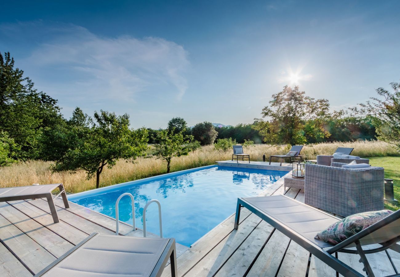 Villa in Orentano - Villa Drago, an authentic Farmhouse with Private Pool in Orentano