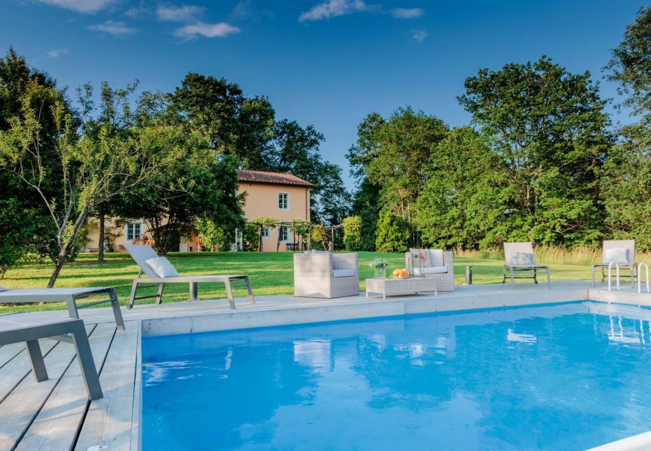 Villa in Orentano - Villa Drago, an authentic Farmhouse with Private Pool in Orentano