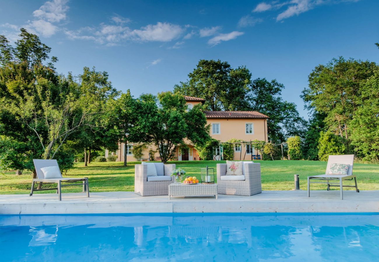 Villa in Orentano - Villa Drago, an authentic Farmhouse with Private Pool in Orentano