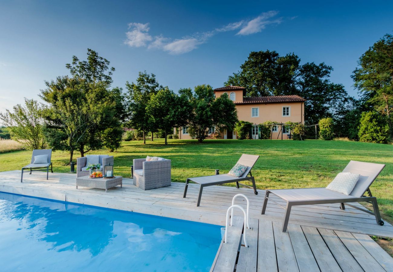 Villa in Orentano - Villa Drago, an authentic Farmhouse with Private Pool in Orentano