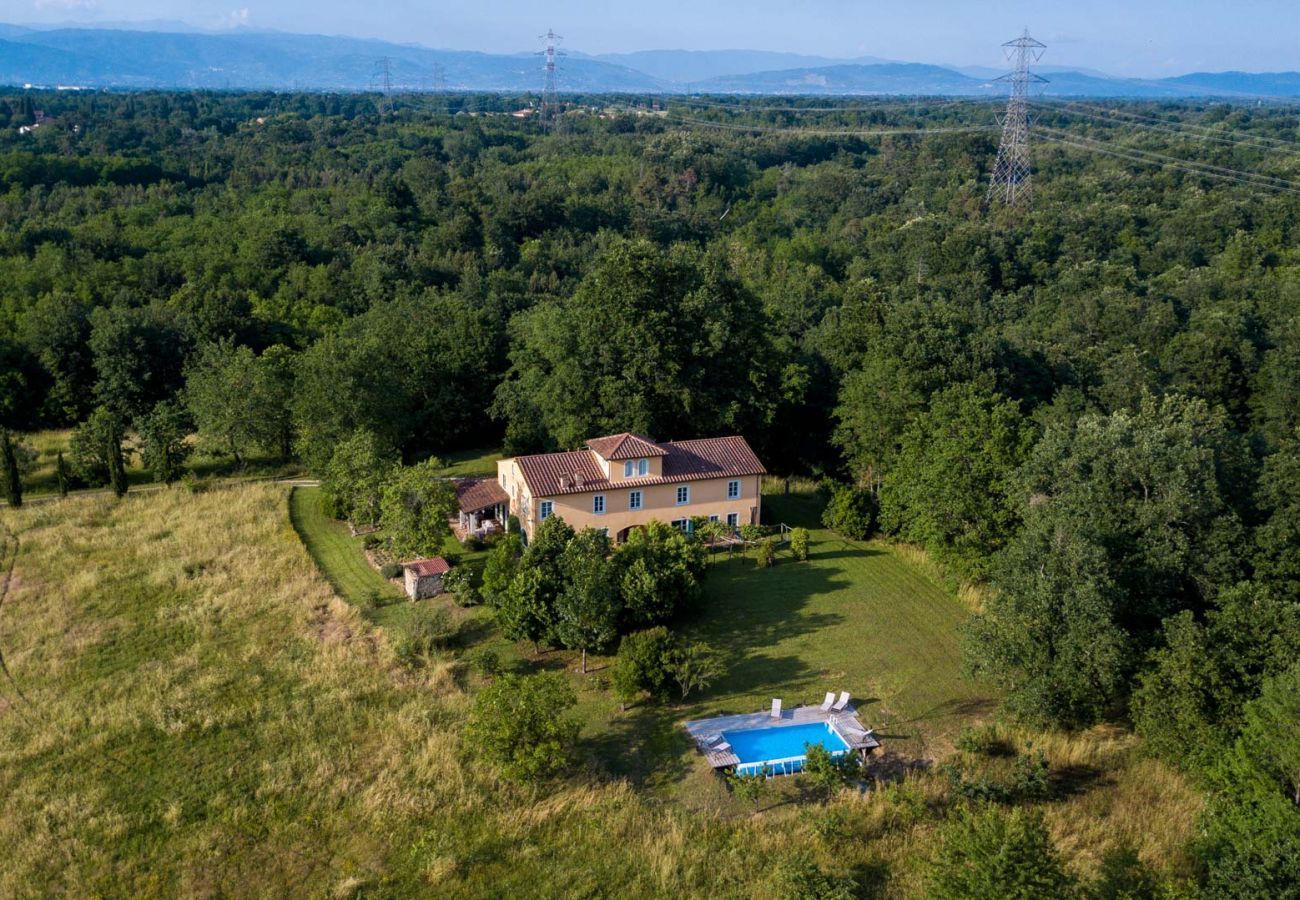 Villa in Orentano - Villa Drago, an authentic Farmhouse with Private Pool in Orentano