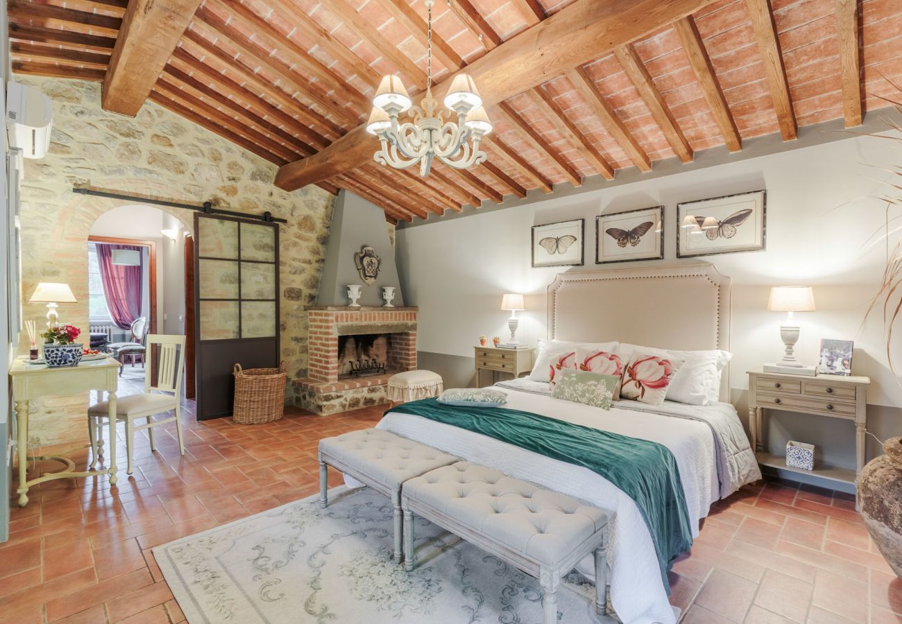 Villa in Lamporecchio - Villa Veranda, a Romantic Farmhouse with Pool in Lamporecchio