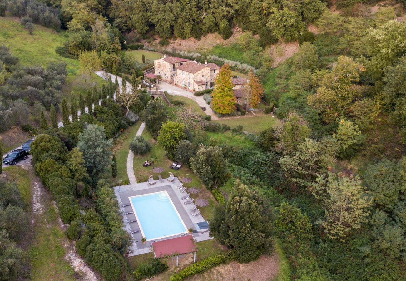 Villa in Lamporecchio - Villa Veranda with shared Pool in a Borgo