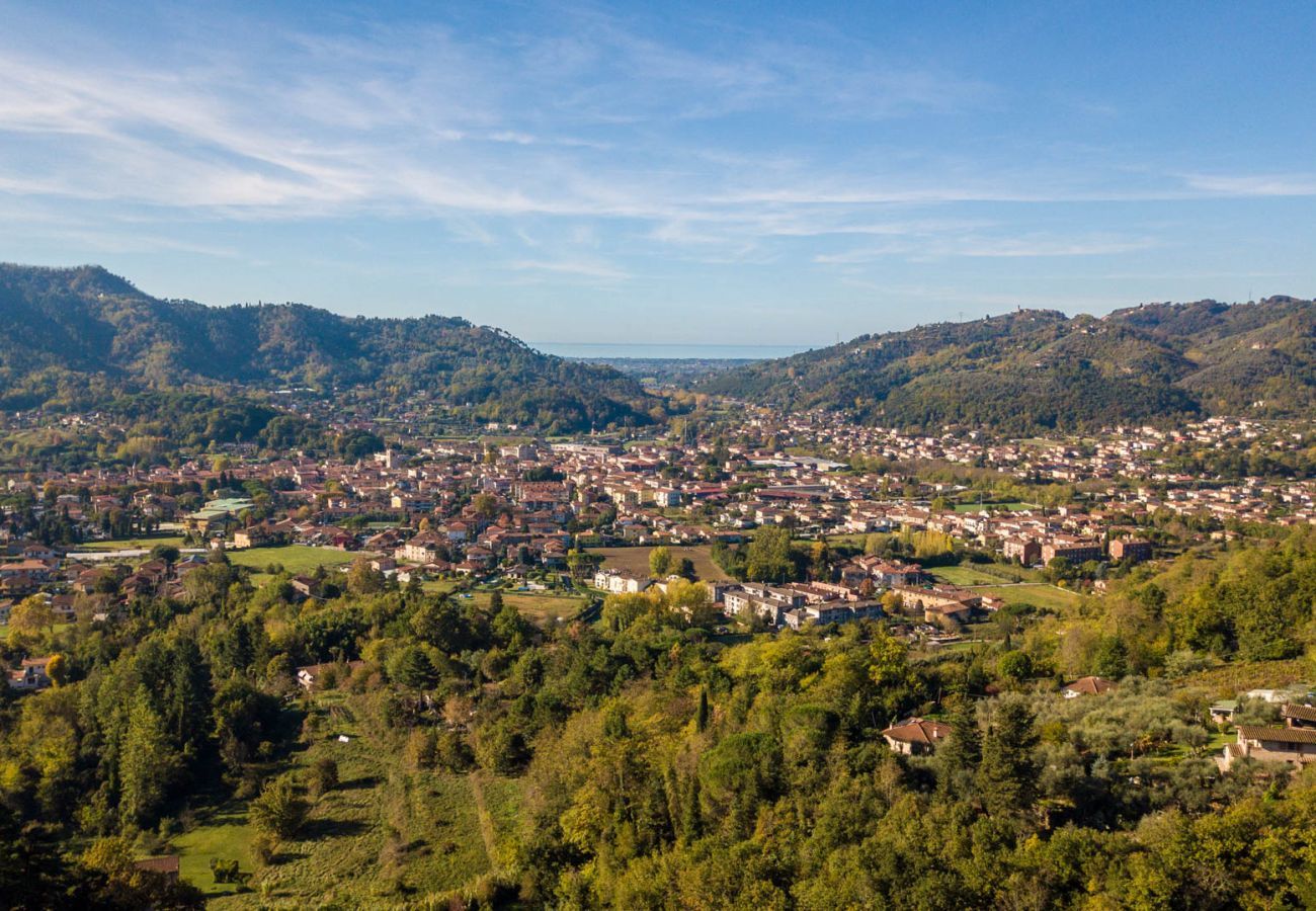 Villa in Camaiore - Villa Birdsong, among the Woods in Camaiore