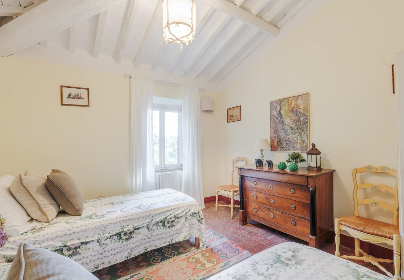 Villa in Camaiore - Villa Birdsong, among the Woods in Camaiore