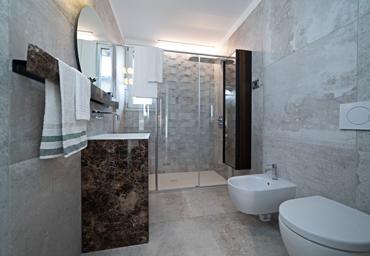 Apartment in Lazise - YIN E YANG