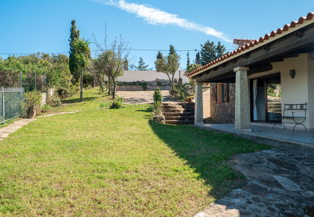 Villa in Golfo Aranci - Villa Picker - typical home facing Golfo Aranci view