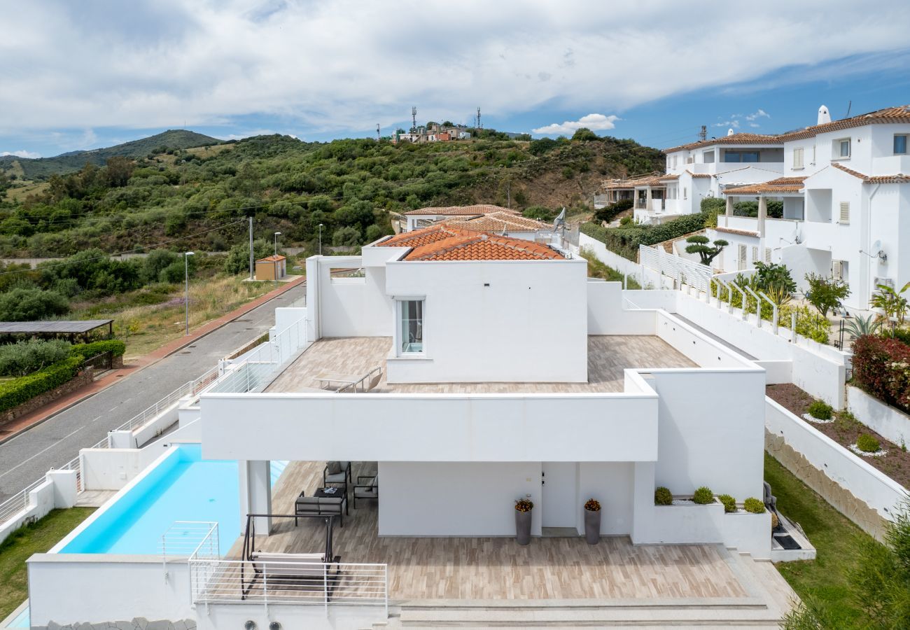 Villa in Budoni - Villa Square - modern holiday retreat with pool in Sardinia