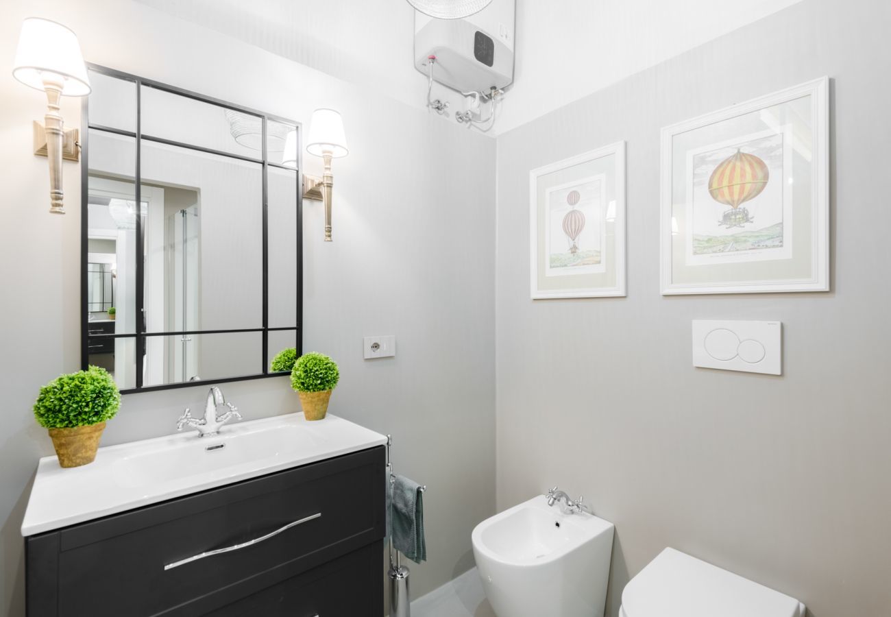 Apartment in Lucca - Gallo Cedrone, a Home with Outdoor