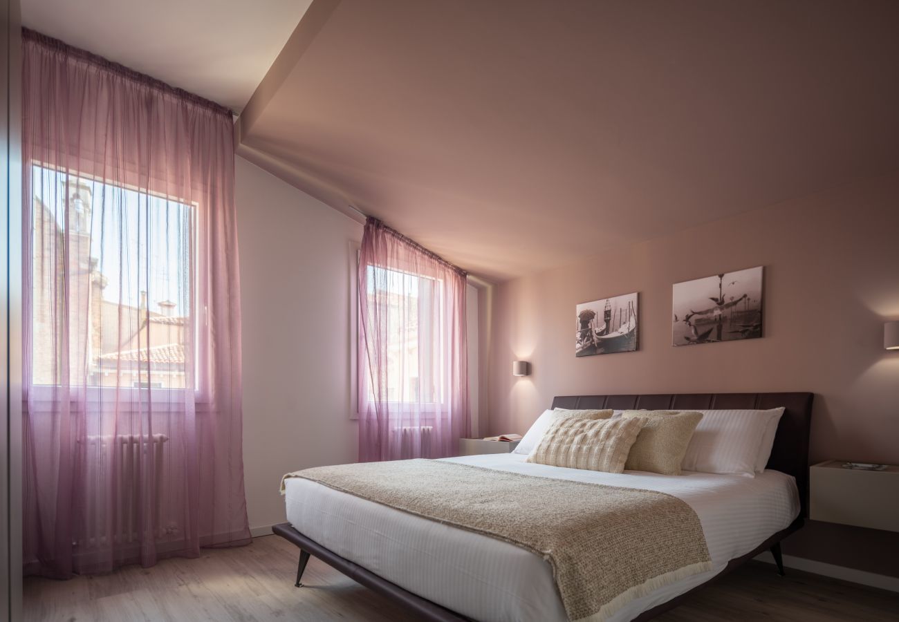 Apartment in Venice - Sant'Aponal Cozy Apartment with Terrace R&R