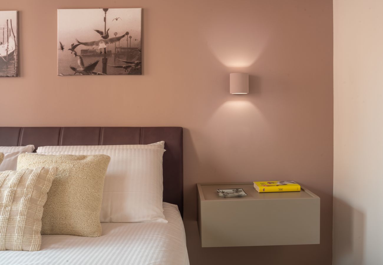 Apartment in Venice - Sant'Aponal Cozy Apartment with Terrace R&R